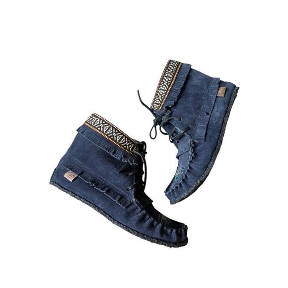 Laurentian Chief Canada Moccasins Suede Ankle High Boot Beaded Crepe Sole Size 6 - Picture 1 of 8